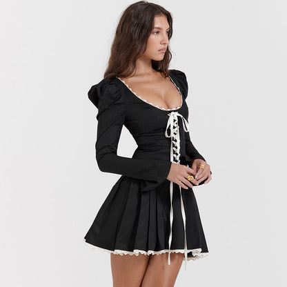 Kvinnors Svart Miniklänning med Snörning och Puffärmar i Polyester-3